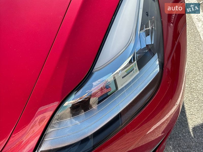 Седан Tesla Model 3 2018 в Киеве