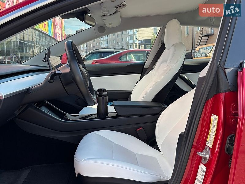 Седан Tesla Model 3 2018 в Киеве