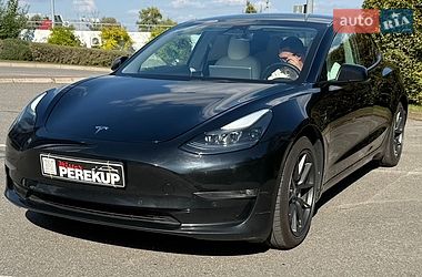 Седан Tesla Model 3 2021 в Киеве