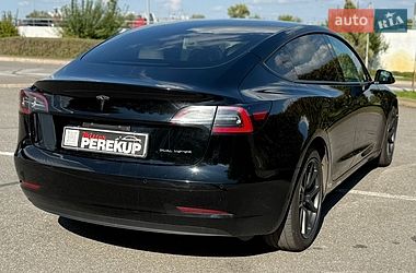 Седан Tesla Model 3 2021 в Киеве