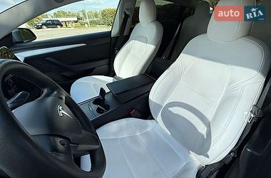 Седан Tesla Model 3 2021 в Киеве