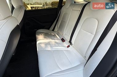 Седан Tesla Model 3 2021 в Киеве