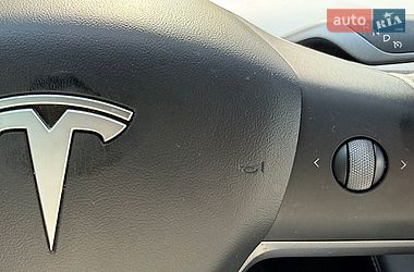Седан Tesla Model 3 2021 в Киеве