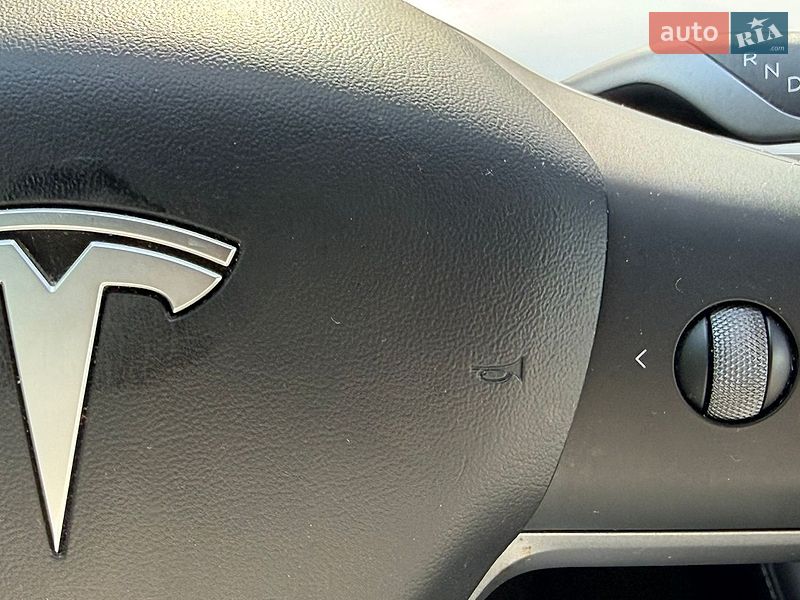 Седан Tesla Model 3 2021 в Киеве