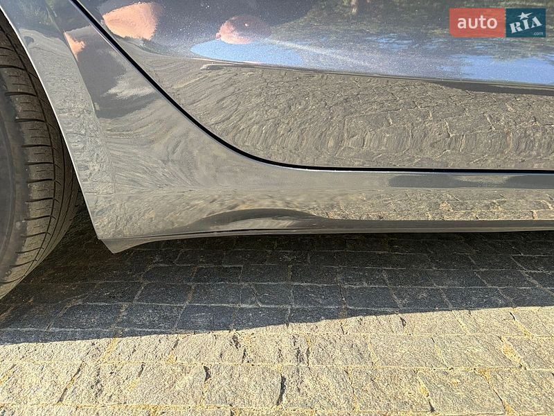 Седан Tesla Model 3 2022 в Бориславі