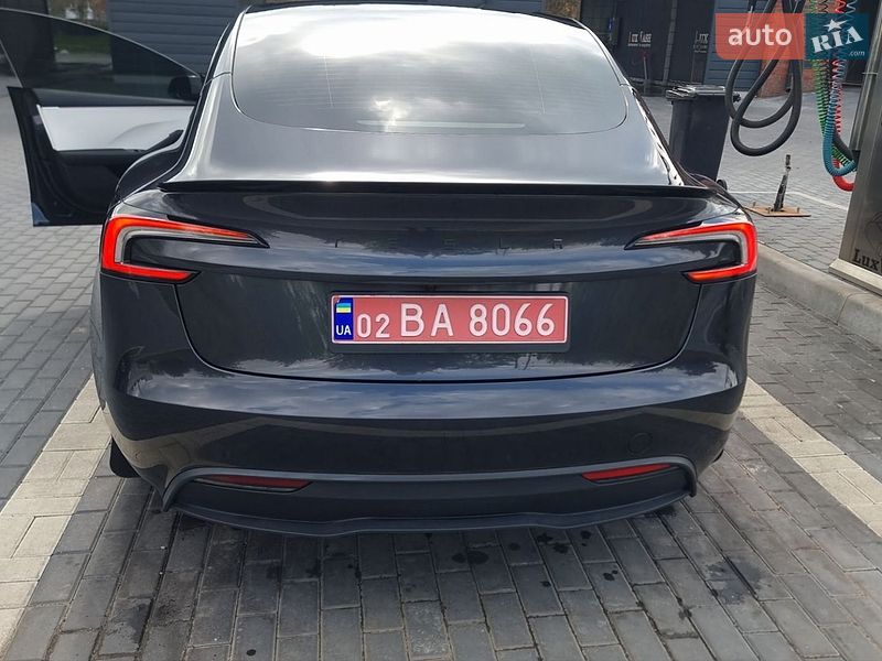 Седан Tesla Model 3 2025 в Кропивницькому