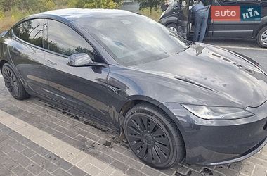 Седан Tesla Model 3 2025 в Кропивницькому