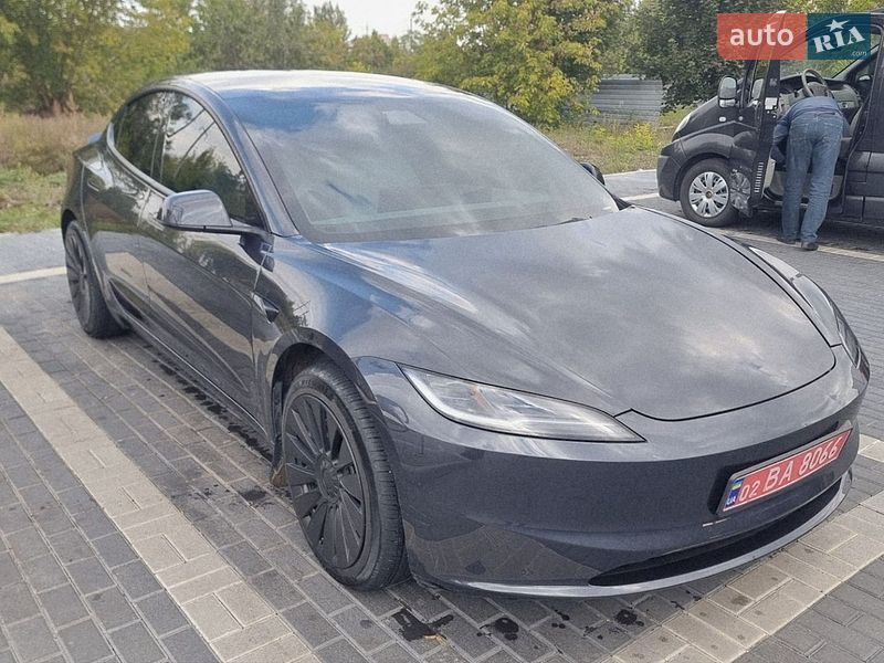 Седан Tesla Model 3 2025 в Кропивницькому