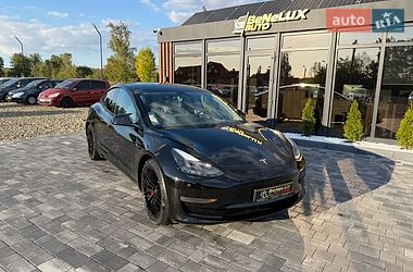 Седан Tesla Model 3 2021 в Коломые