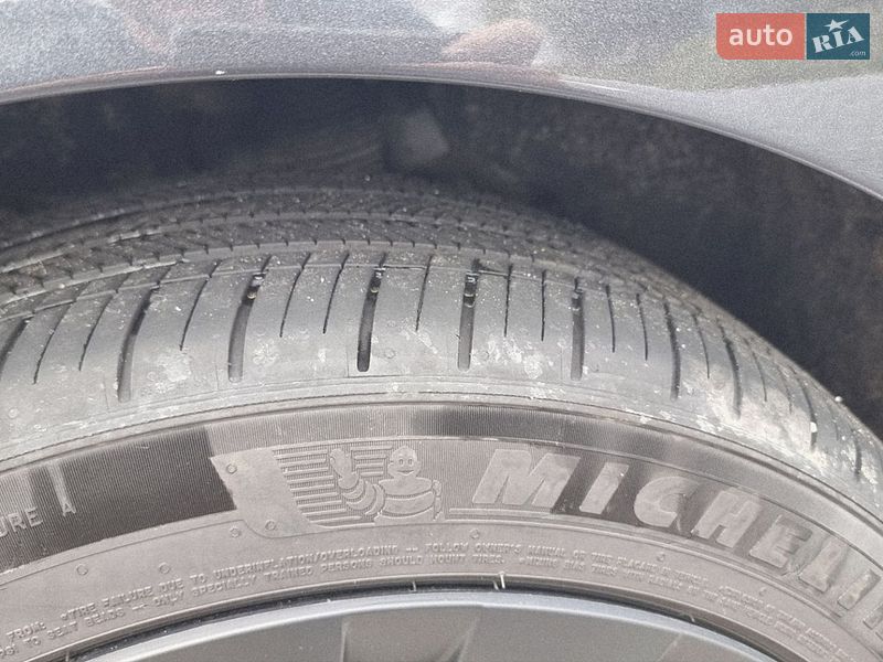 Седан Tesla Model 3 2025 в Кропивницькому