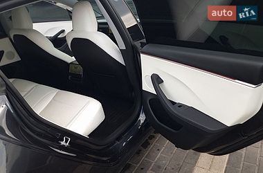 Седан Tesla Model 3 2025 в Кропивницькому