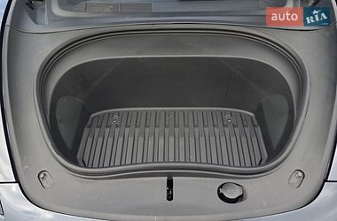 Седан Tesla Model 3 2025 в Кропивницькому
