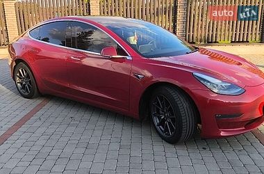 Седан Tesla Model 3 2018 в Староконстантинове