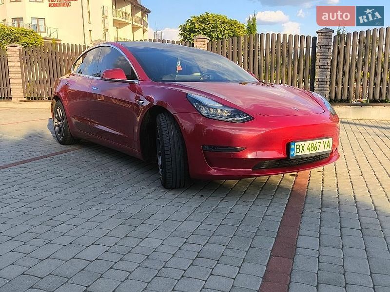 Седан Tesla Model 3 2018 в Старокостянтинові