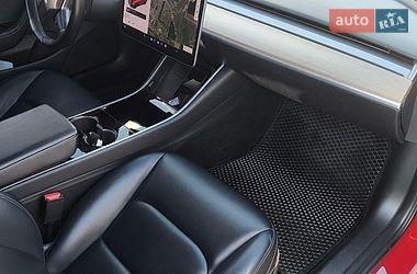 Седан Tesla Model 3 2018 в Старокостянтинові