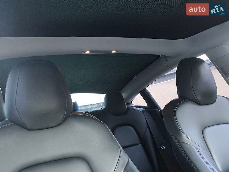 Седан Tesla Model 3 2018 в Старокостянтинові