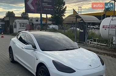 Седан Tesla Model 3 2020 в Киеве