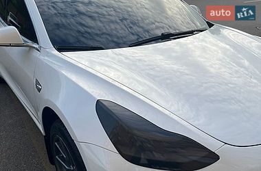 Седан Tesla Model 3 2020 в Києві