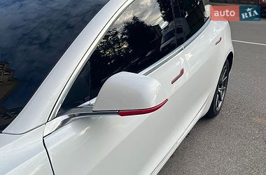 Седан Tesla Model 3 2020 в Києві