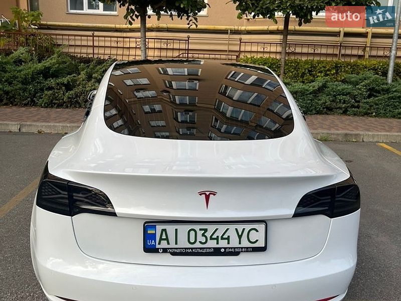 Седан Tesla Model 3 2020 в Києві