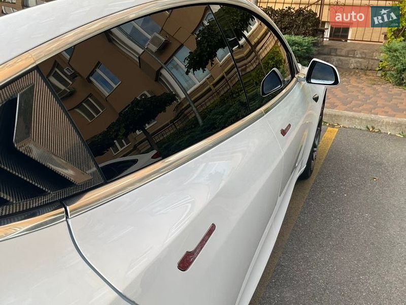 Седан Tesla Model 3 2020 в Києві