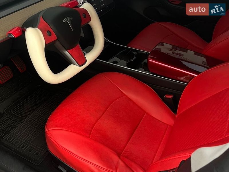 Седан Tesla Model 3 2020 в Києві