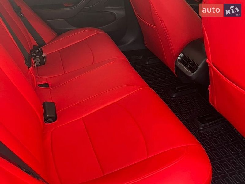 Седан Tesla Model 3 2020 в Києві