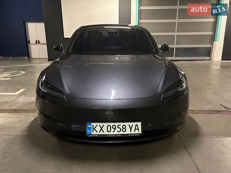 Tesla Model 3 2024