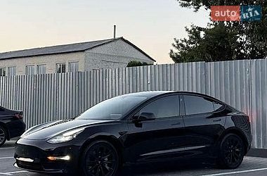 Седан Tesla Model 3 2021 в Львові