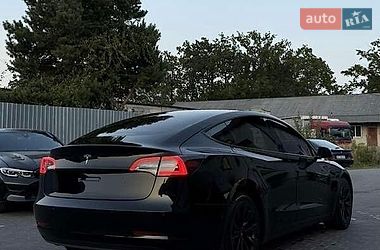 Седан Tesla Model 3 2021 в Львові