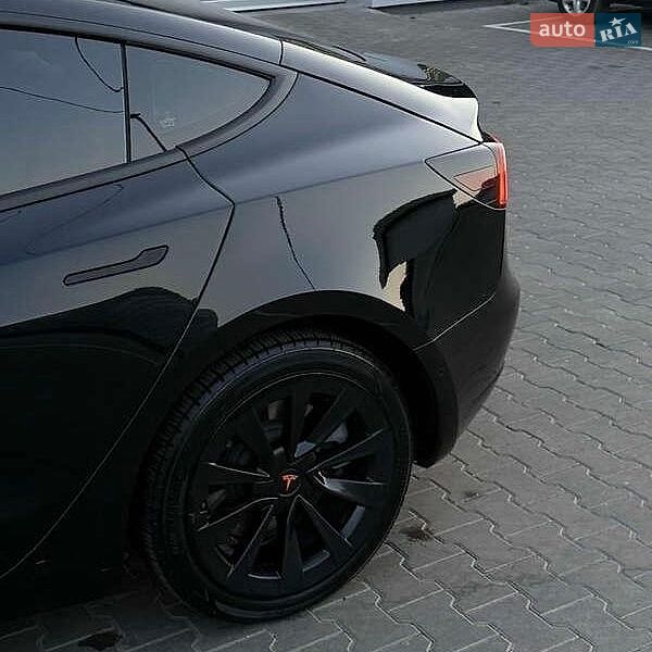 Седан Tesla Model 3 2021 в Львові