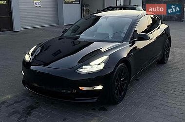 Седан Tesla Model 3 2021 в Львові
