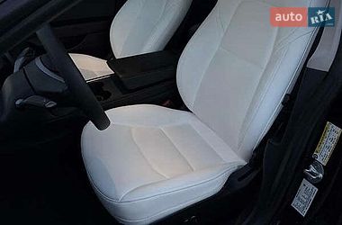 Седан Tesla Model 3 2021 в Львові