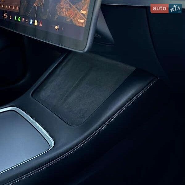 Седан Tesla Model 3 2021 в Львові