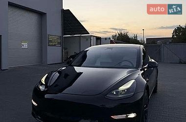 Седан Tesla Model 3 2021 в Львові