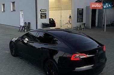 Седан Tesla Model 3 2021 в Львові