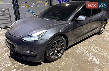 Седан Tesla Model 3 2023 в Львове