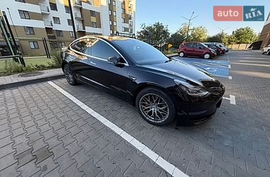 Седан Tesla Model 3 2018 в Луцке