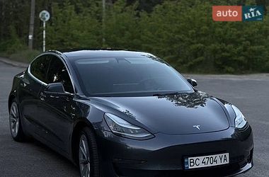 Седан Tesla Model 3 2019 в Львові