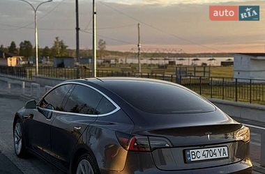 Седан Tesla Model 3 2019 в Львові