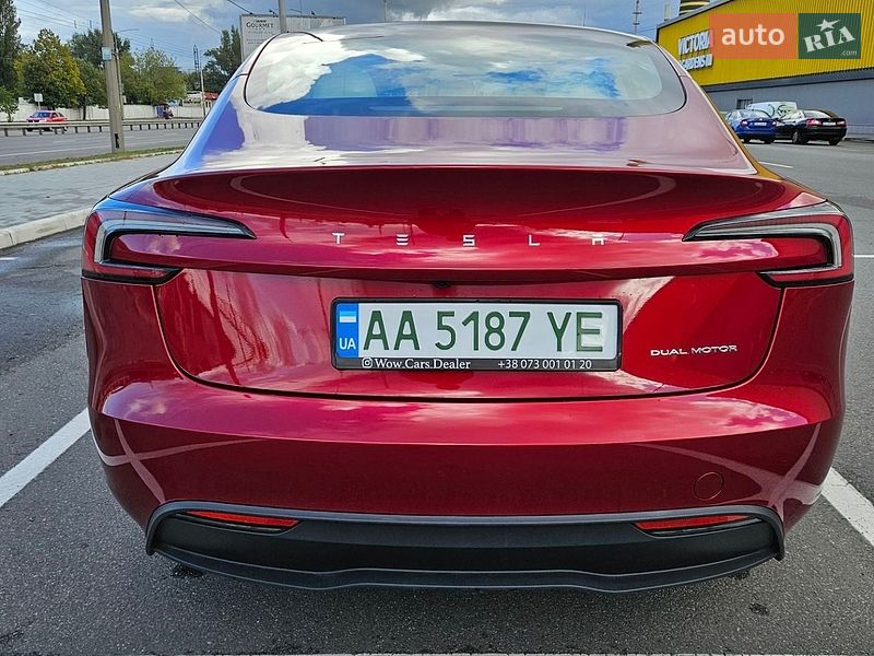 Седан Tesla Model 3 2024 в Києві