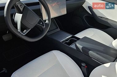 Седан Tesla Model 3 2024 в Києві