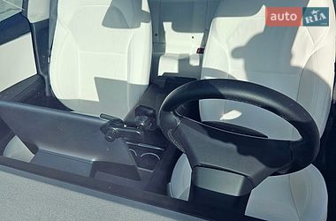 Седан Tesla Model 3 2024 в Києві