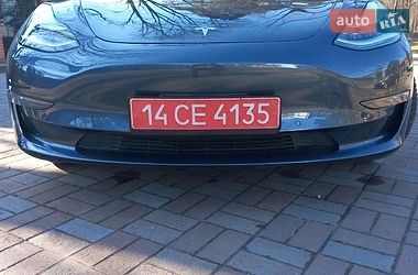 Седан Tesla Model 3 2020 в Львові