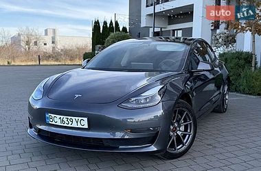 Седан Tesla Model 3 2023 в Львові