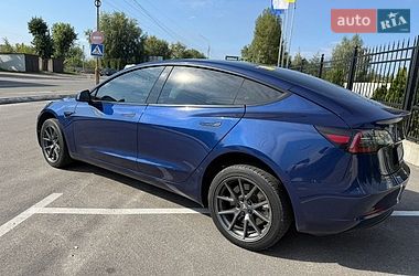 Седан Tesla Model 3 2023 в Києві