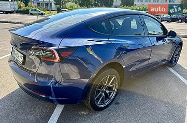 Седан Tesla Model 3 2023 в Києві