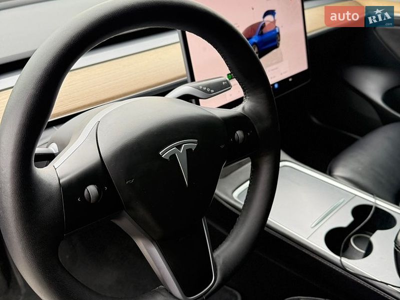 Седан Tesla Model 3 2023 в Києві