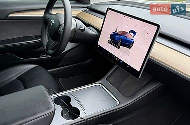 Седан Tesla Model 3 2023 в Києві