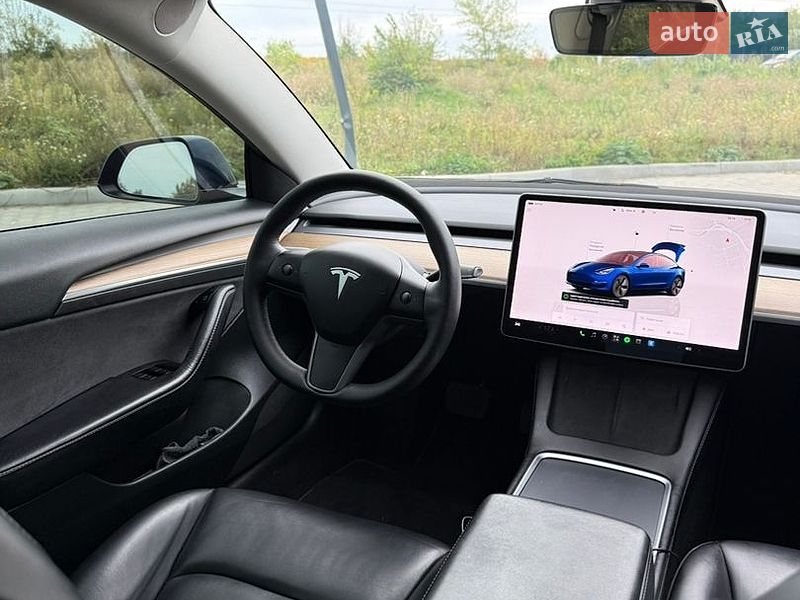 Седан Tesla Model 3 2023 в Києві
